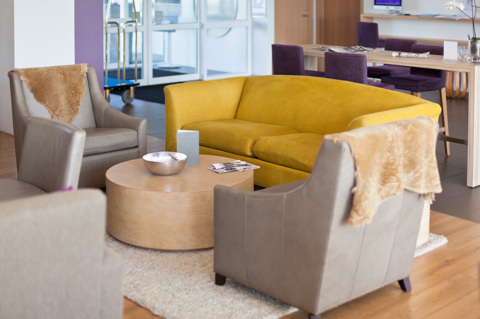 https://api.zouqhome.com/public/storage/images/1e5MG7kNY7ceEDvhIcVI1yXnODQYHsxi7vXkLMZp.jpg